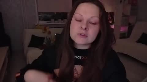 Mila online show from November 2025 08:51:01 PM