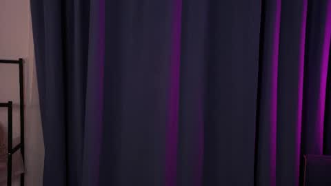 amilifox1 online show from April 2026 04:15:01 PM