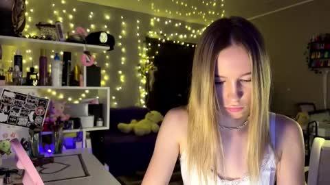 Amily online show from February 2026 03:43:01 PM