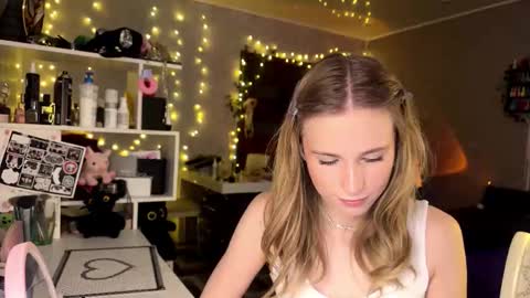 Amily online show from March 2026 02:00:02 PM