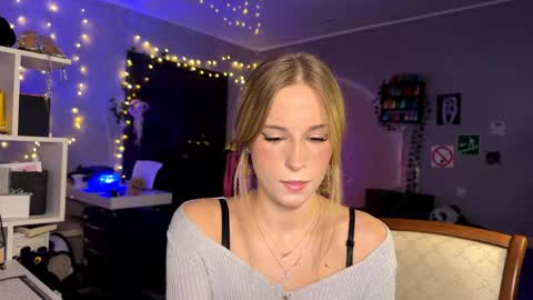 Amily online show from April 2026 02:38:01 PM