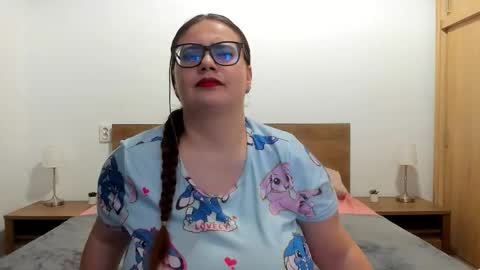 Amira Vyxen online show from December 2025 08:48:02 PM
