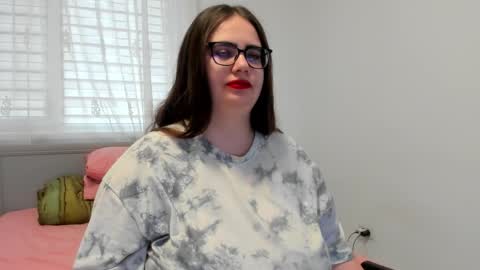 Amira Vyxen online show from April 2026 06:33:01 AM