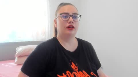 Snapshot of amiravyxen chatting on July 2026 08:07:02 AM Amira Vyxen online show from July 2026 08:07:02 AM
