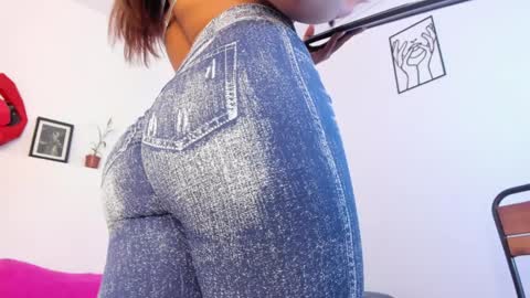 hi guys im ariani ill be off till december 1st for vacation if u want u can add me on snapchat by bio and talk or play there online show from January 2025 08:07:01 PM