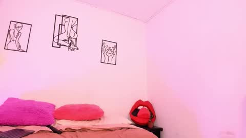 hi guys im ariani ill be off till december 1st for vacation if u want u can add me on snapchat by bio and talk or play there online show from December 2025 05:42:02 PM