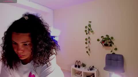 Amelya online show from October 2025 07:25:02 PM