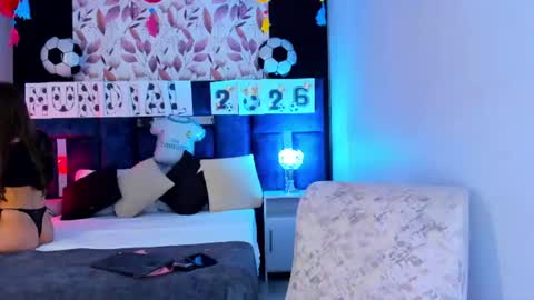 Snapshot of ammyjoness_ chatting on June 2026 07:29:01 PM Ammy Jones online show from June 2026 07:29:01 PM
