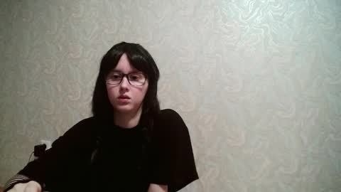 Amomira online show from December 2025 04:13:02 PM