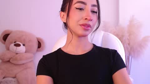 Sophi online show from October 2025 12:06:01 PM