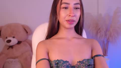 Sophi online show from November 2025 08:17:01 AM