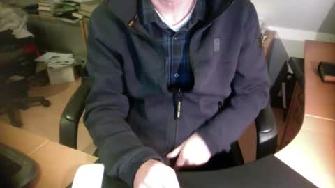 Snapshot of amor2200 chatting on December 2024 07:43:02 PM Amor2200 online show from December 2024 07:43:02 PM