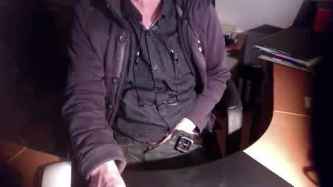 Snapshot of amor2200 chatting on January 2025 04:43:02 PM Amor2200 online show from January 2025 04:43:02 PM