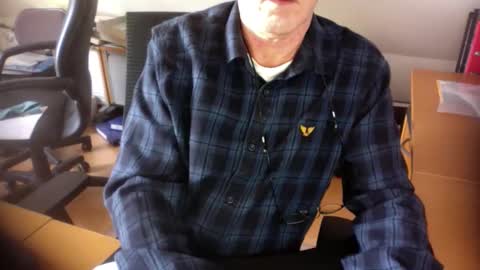 Snapshot of amor2200 chatting on March 2025 03:05:02 PM Amor2200 online show from March 2025 03:05:02 PM