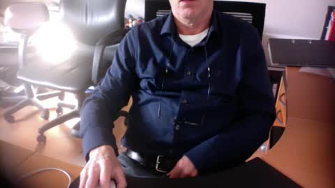 Snapshot of amor2200 chatting on March 2025 09:21:01 AM Amor2200 online show from March 2025 09:21:01 AM