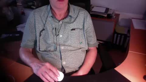 Snapshot of amor2200 chatting on September 2025 05:13:01 PM Amor2200 online show from September 2025 05:13:01 PM