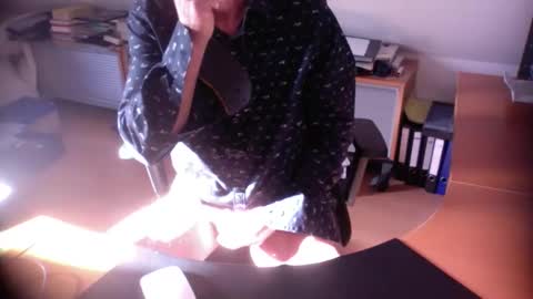 Snapshot of amor2200 chatting on November 2025 11:10:01 AM Amor2200 online show from November 2025 11:10:01 AM