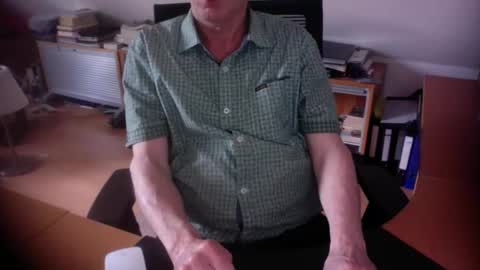 Amor2200 online show from May 2026 12:12:01 PM