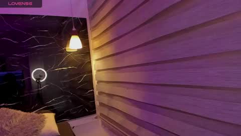 amora_kitsune online show from May 2026 11:48:02 AM