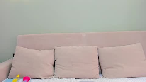 Milena online show from April 2026 06:24:01 AM