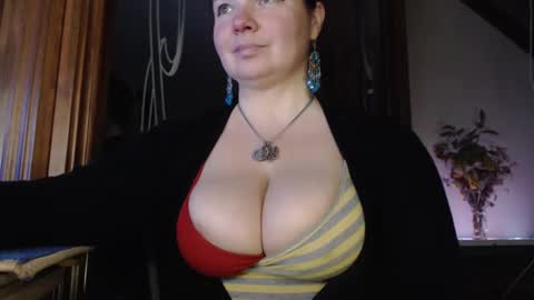 amorelara online show from March 2025 04:14:01 PM