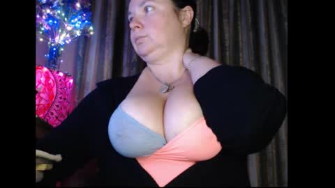 amorelara online show from September 2025 08:26:01 AM