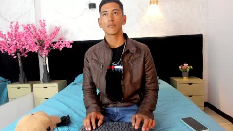 Carlos  online show from April 2026 02:43:01 PM