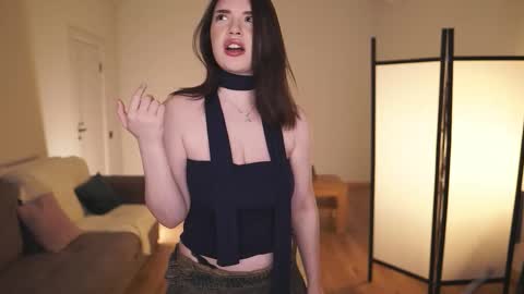 Snapshot of amourdemavie_ chatting on February 2026 01:07:01 PM Ada online show from February 2026 01:07:01 PM