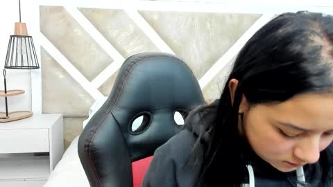 Aleja   online show from January 2026 12:45:02 AM