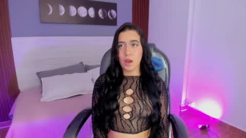 Snapshot of amy_leah_ chatting on April 2026 06:42:01 PM amy_leah_ online show from April 2026 06:42:01 PM