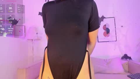 Snapshot of amy_lit chatting on October 2025 06:45:02 PM Hello I am Allison Welcome to my room and let is have a good time together whith me online show from October 2025 06:45:02 PM