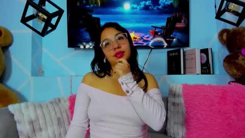 Emy Noa  online show from March 2026 12:54:02 AM