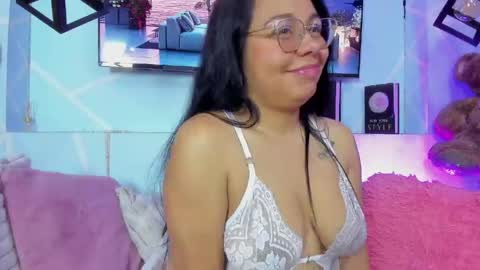 Snapshot of amy_noa chatting on April 2026 12:57:01 AM Emy Noa online show from April 2026 12:57:01 AM
