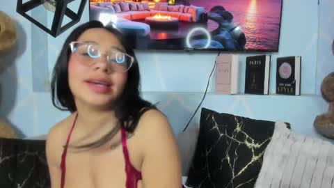 Snapshot of amy_noa chatting on May 2026 01:14:01 AM Emy Noa online show from May 2026 01:14:01 AM