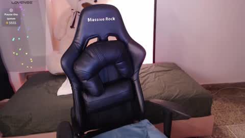 Mia Cristancho online show from February 2026 09:29:02 PM