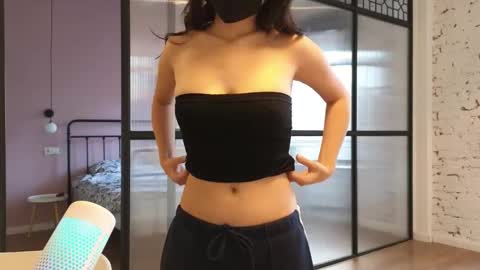 girl next door named Amy online show from February 2025 02:06:02 PM