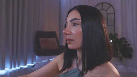 Amy Armstrong online show from November 2025 08:41:01 PM