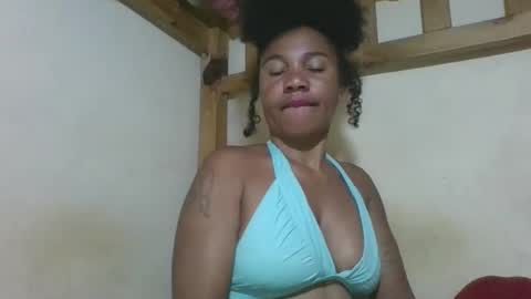 Snapshot of amyatche chatting on May 2026 02:18:02 AM Amyatche online show from May 2026 02:18:02 AM