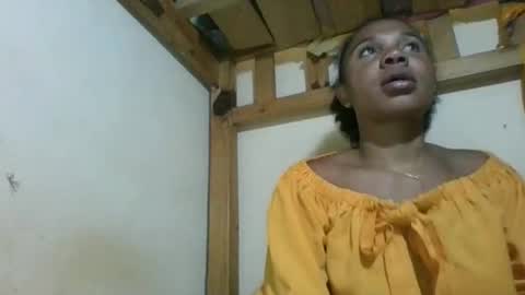 Snapshot of amyatche chatting on May 2026 06:20:01 AM Amyatche online show from May 2026 06:20:01 AM