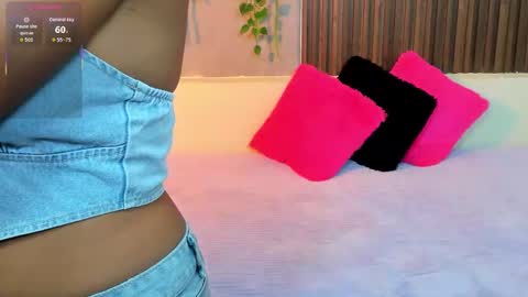 Snapshot of amybarton chatting on September 2025 04:01:02 PM My name is AMY... Nice to meet you  thumb up me please its important online show from September 2025 04:01:02 PM
