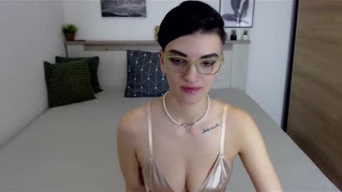 Snapshot of amylexy chatting on December 2024 08:00:01 AM Hi there guys  My pleasure in your hands  pvt is open online show from December 2024 08:00:01 AM