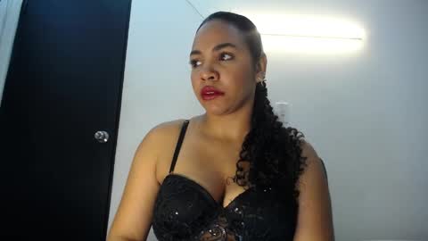 Snapshot of amymartiin chatting on May 2026 04:15:01 PM amy online show from May 2026 04:15:01 PM