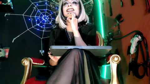 Amy Wong Grey online show from October 2025 10:58:02 PM