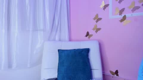 Amy ... Nice to meet u   thumb up me please its important online show from January 2025 08:32:01 PM