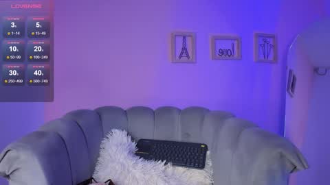 Amy ... Nice to meet u   thumb up me please its important online show from February 2025 01:23:01 AM