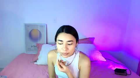 Amy ... Nice to meet u   thumb up me please its important online show from April 2026 12:02:02 AM