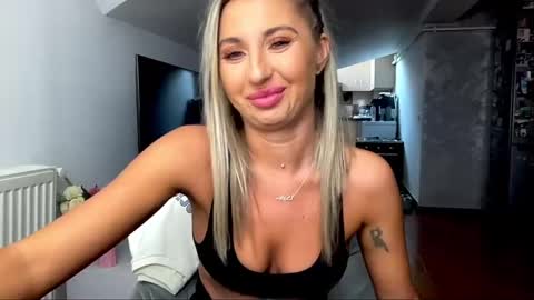 amyroberta92 online show from February 2025 10:28:01 AM