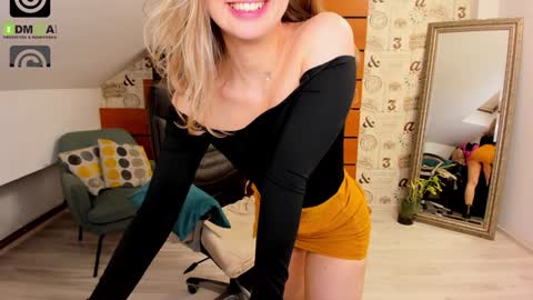Snapshot of amyrossie chatting on January 2025 04:28:01 PM AmyRossie online show from January 2025 04:28:01 PM