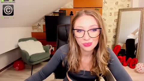 Snapshot of amyrossie chatting on February 2025 01:00:02 PM AmyRossie online show from February 2025 01:00:02 PM