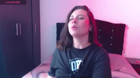 ana_arms_ online show from February 2026 03:21:01 PM